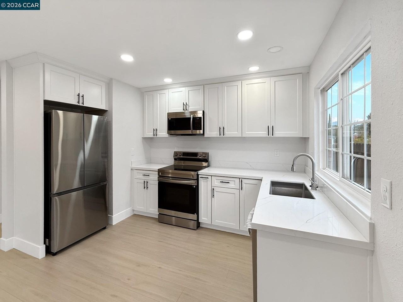 1158 Jensen Cir - Photo 6 of 13