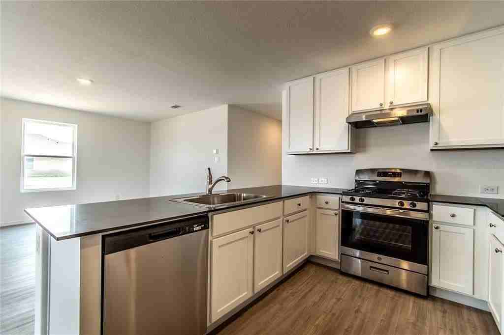 2302 Medusa Dr - Photo 7 of 29