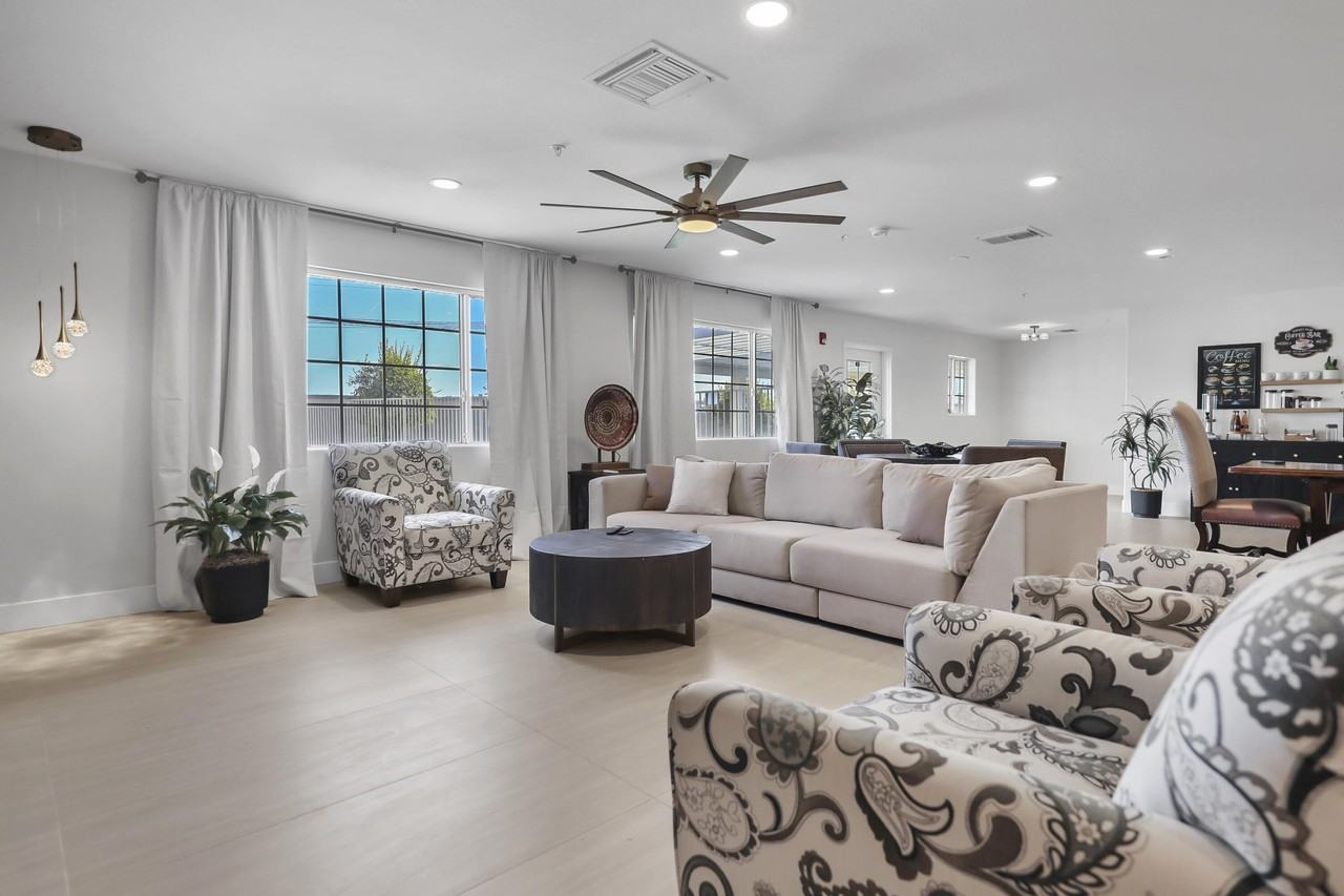 2246 Paseo Roseta - Photo 4 of 50