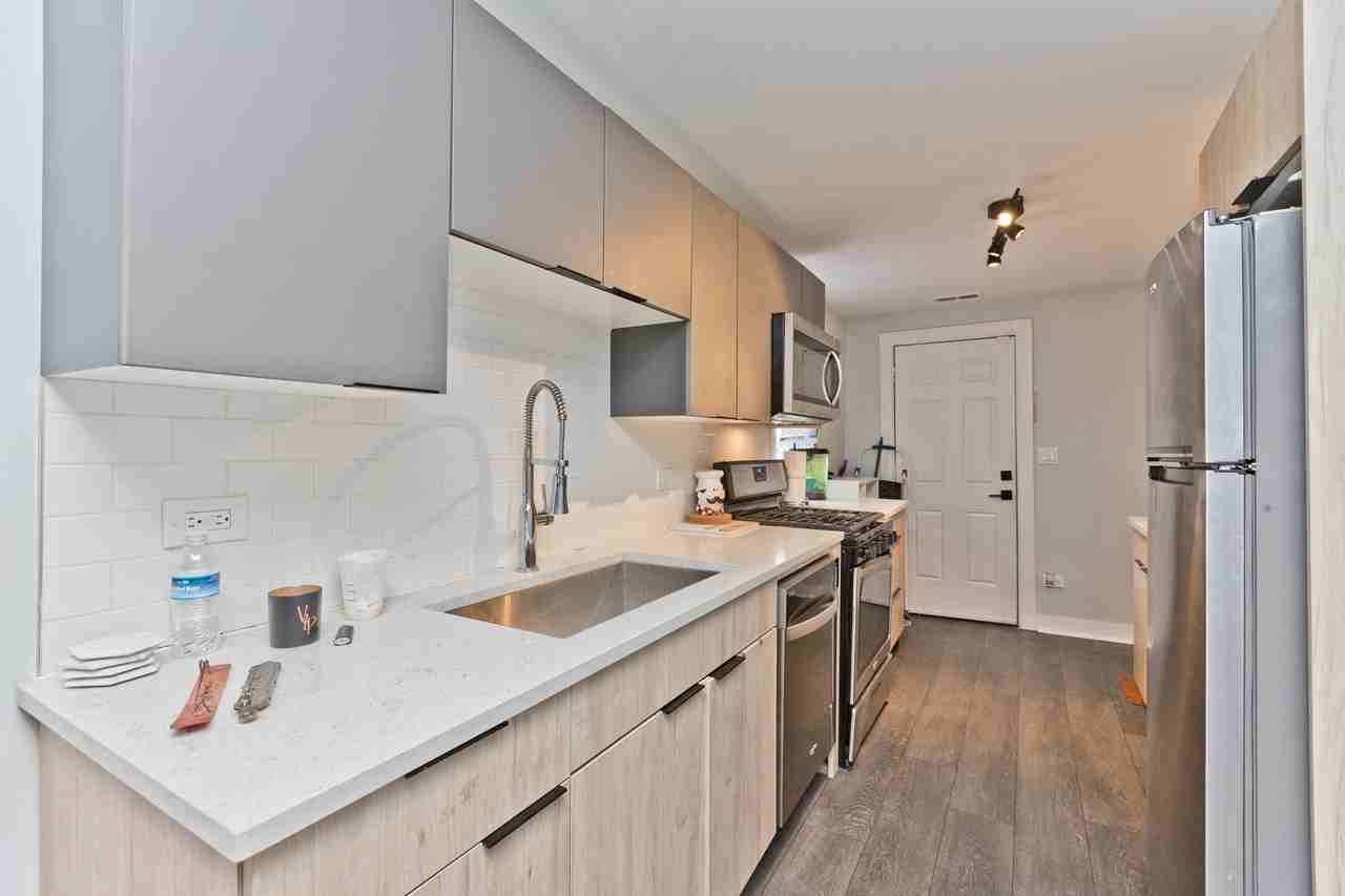 1702 S Morgan St #2R - Photo 6 of 14