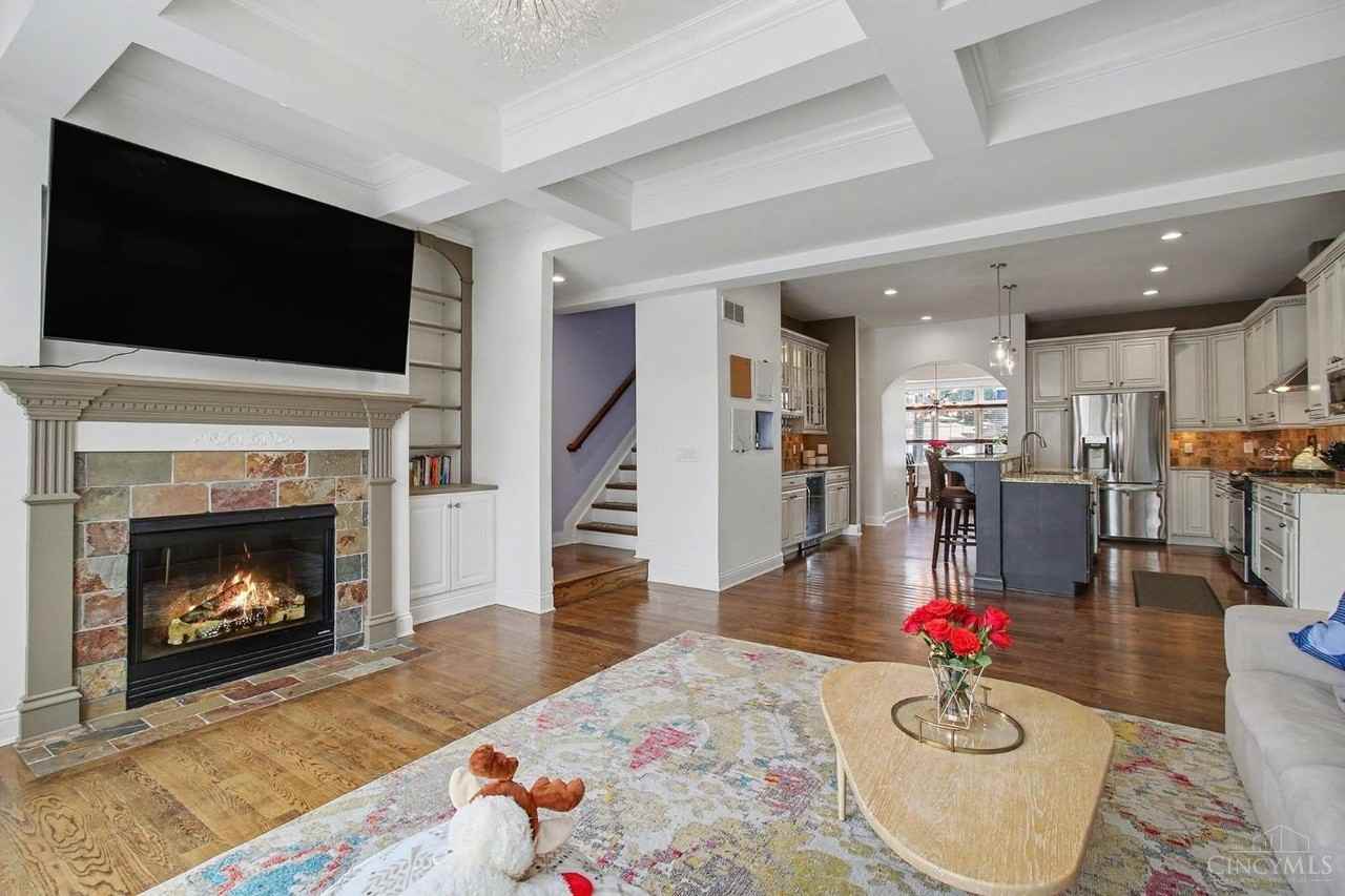 633 Athens Ave - Photo 7 of 25