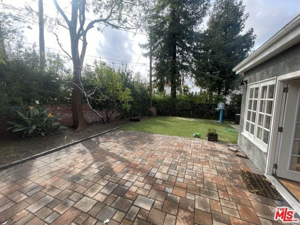 4160 Holly Knoll Dr - Photo 4 of 27