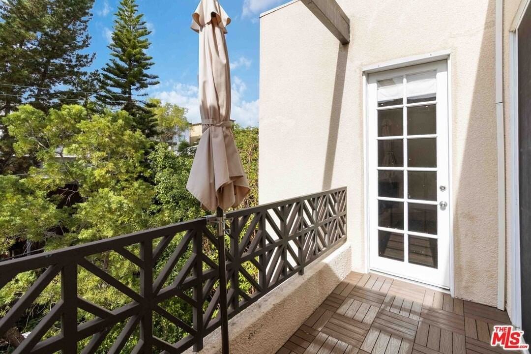 1875 S Beverly Glen Blvd Apt 406 #406 - Photo 4 of 33