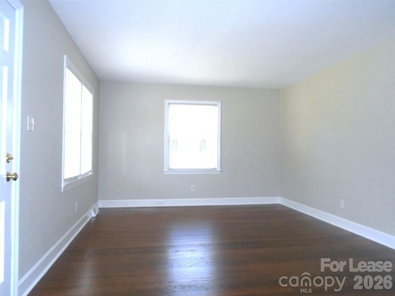 1500 Woodhill Ln - Photo 7 of 10