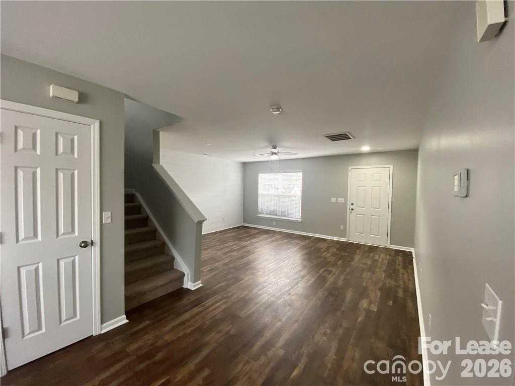 7038 Whittingham Dr - Photo 4 of 25