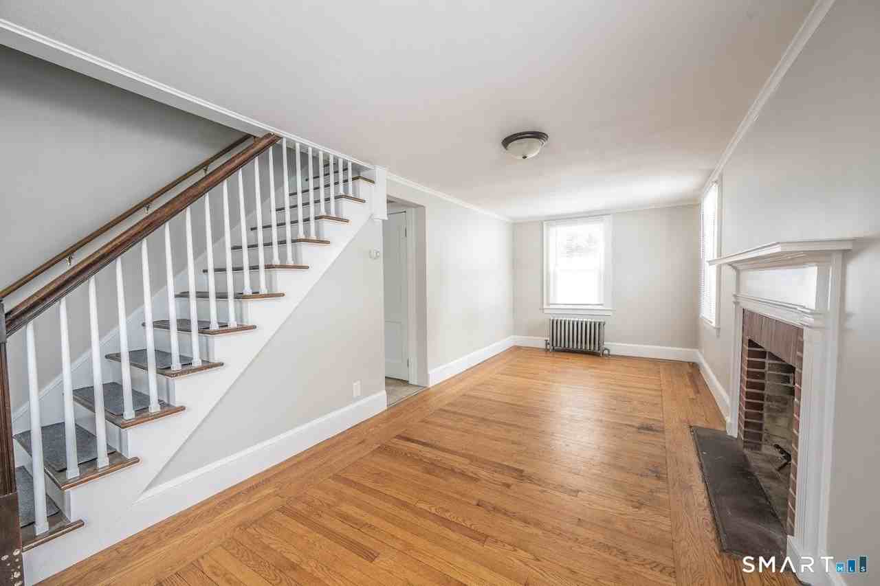 426 Main St - Photo 5 of 16