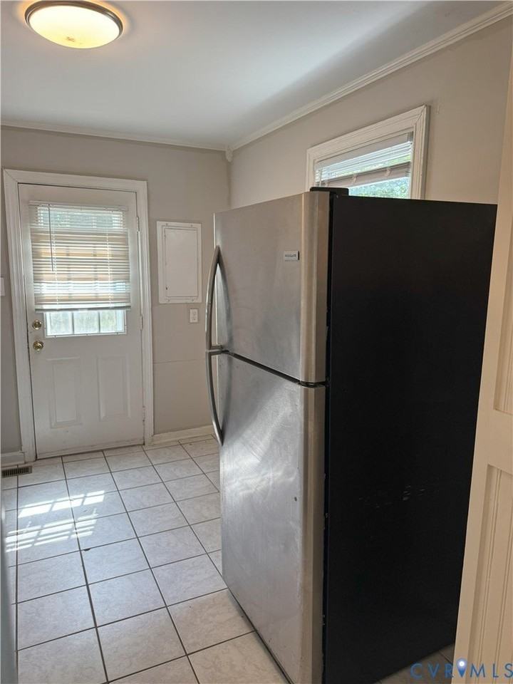 1807 Westhill Rd - Photo 3 of 11