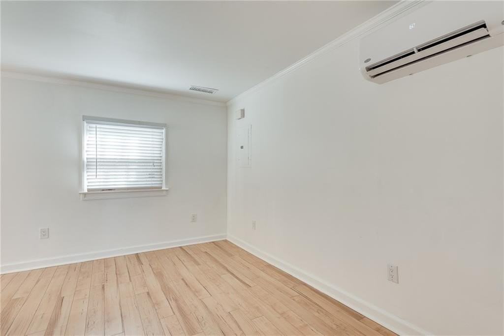 1143 Saint Charles Pl Ne - Photo 3 of 24