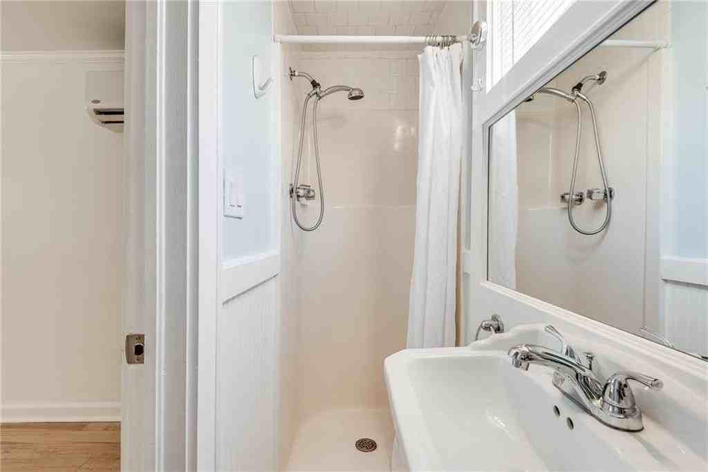 1143 Saint Charles Pl Ne - Photo 4 of 24