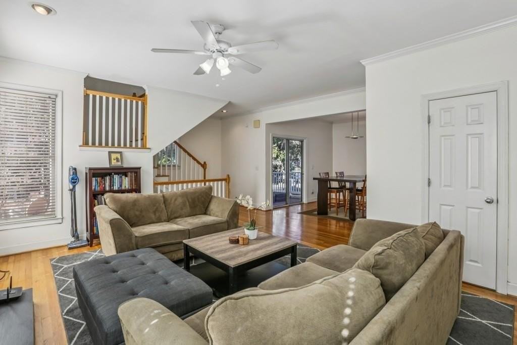 689 Bonaventure Ave Ne - Photo 4 of 32