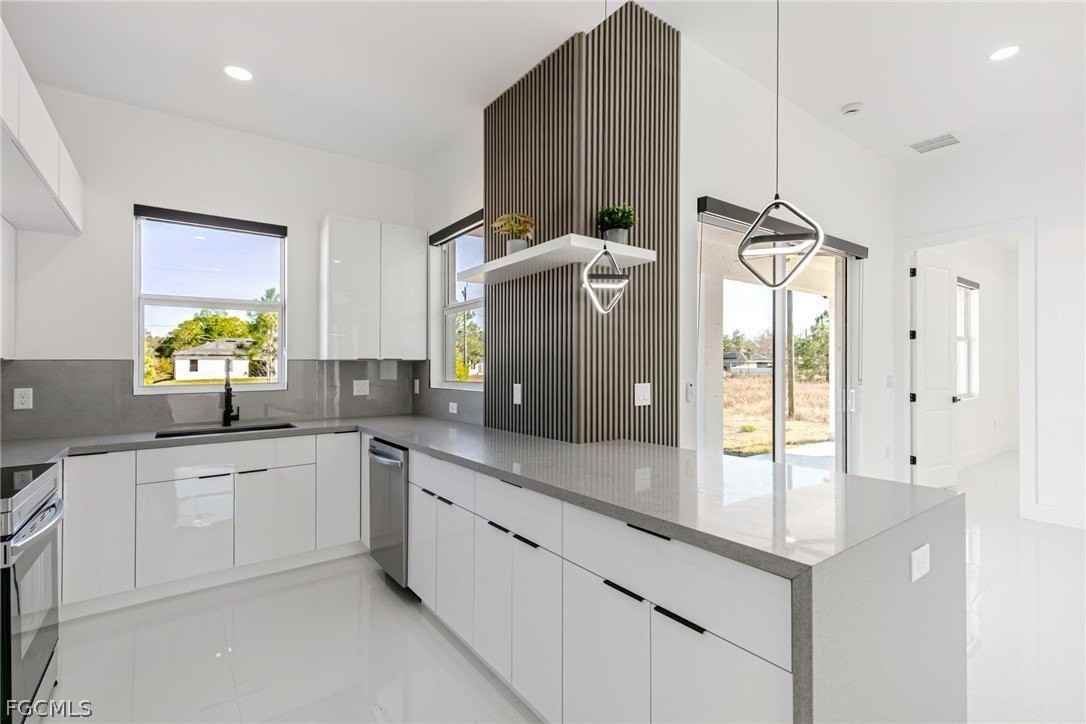 1414 Jefferson Ave - Photo 6 of 42