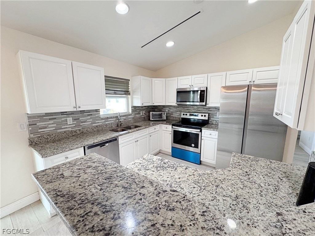 1111 Nw 19th Ter - Photo 7 of 16