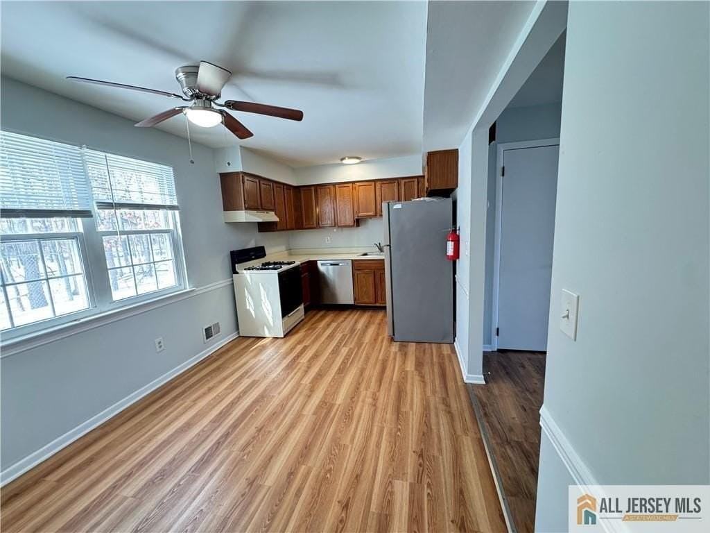 15 Hanover Sq #C - Photo 4 of 27