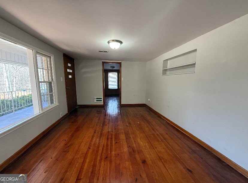 10416 Lavonia Rd - Photo 6 of 21