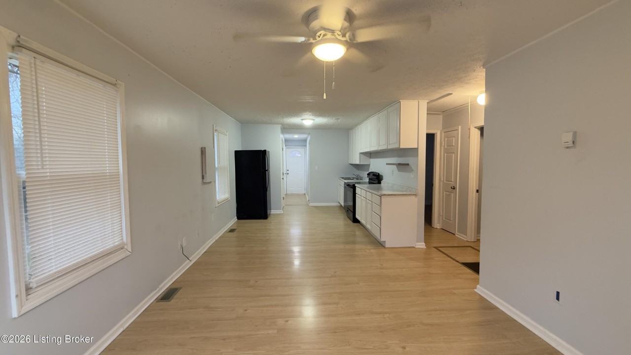 4203 Searcy Dr - Photo 2 of 10