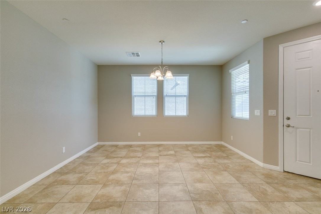 137 Littlestone St - Photo 5 of 50