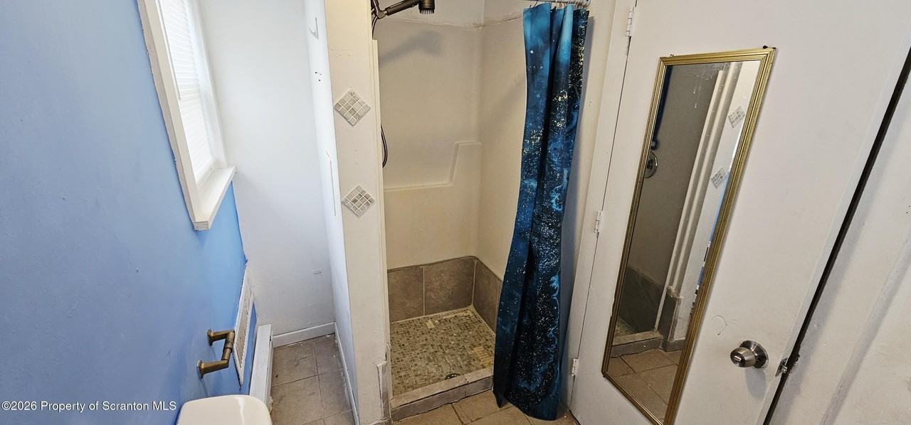 1319 Washburn St 1st Fl #1stFL - Photo 7 of 8