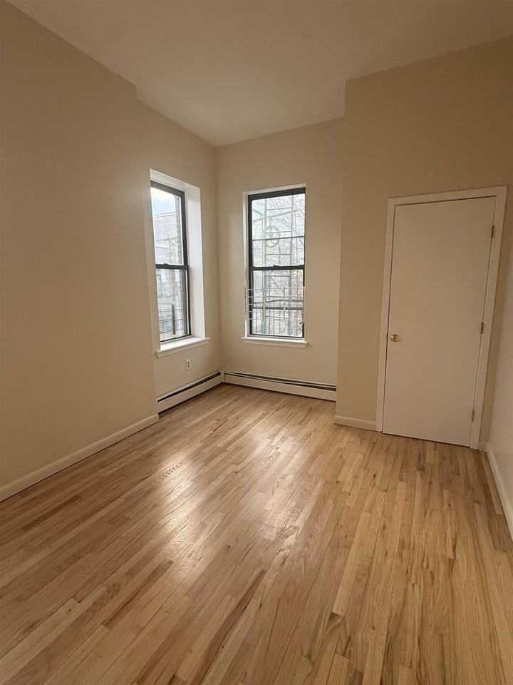 411 Martin Luther King Jr Dr #2R - Photo 7 of 11