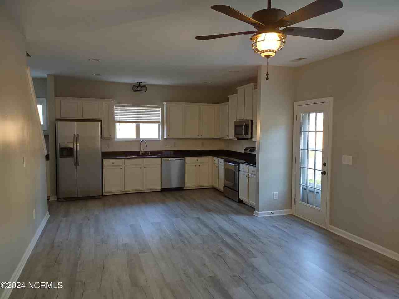 602 Walkens Woods Ln - Photo 3 of 9