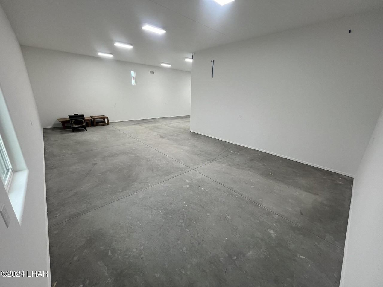 911 Scout Dr - Photo 4 of 13