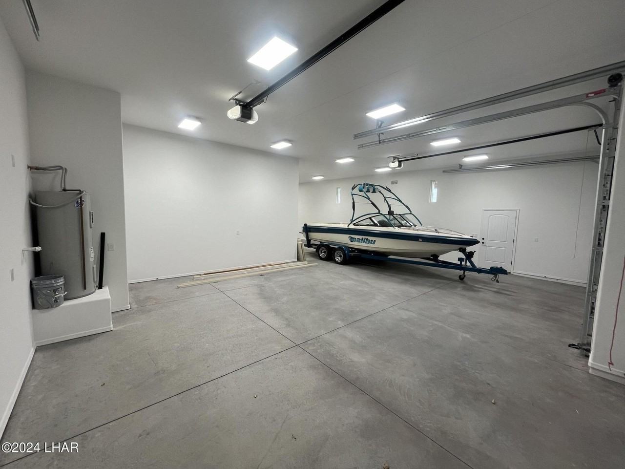 911 Scout Dr - Photo 5 of 13