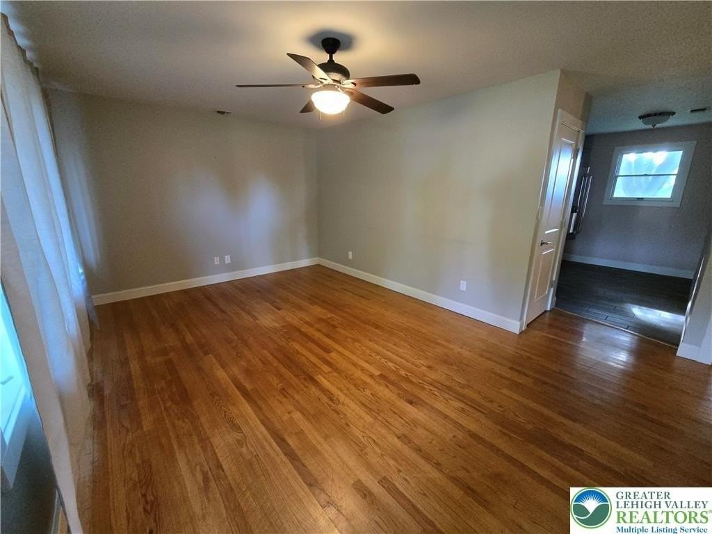 9037 Claussville Rd - Photo 4 of 22