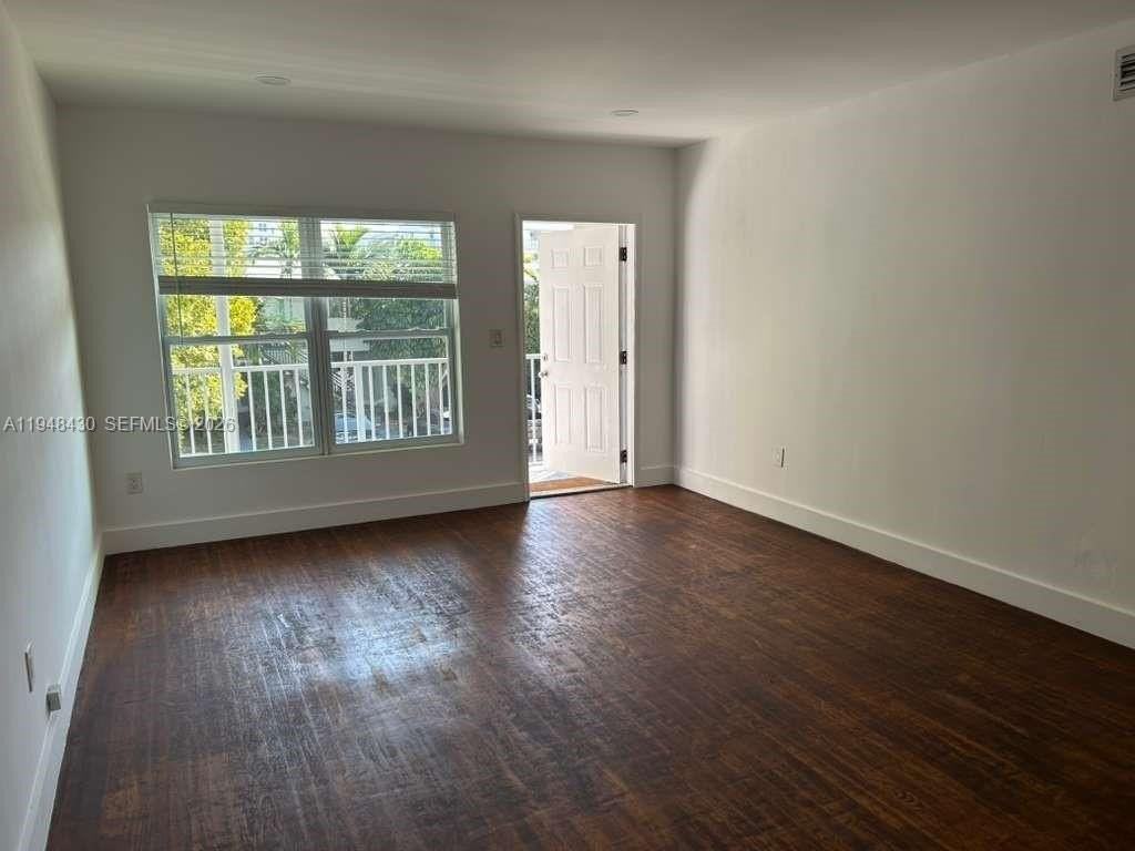 9780 Bay Harbor Ter #7 - Photo 4 of 13