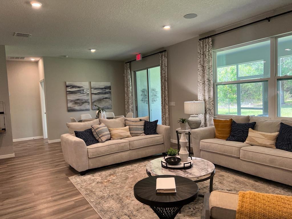 1524 Sw Bermel Ave - Photo 3 of 8