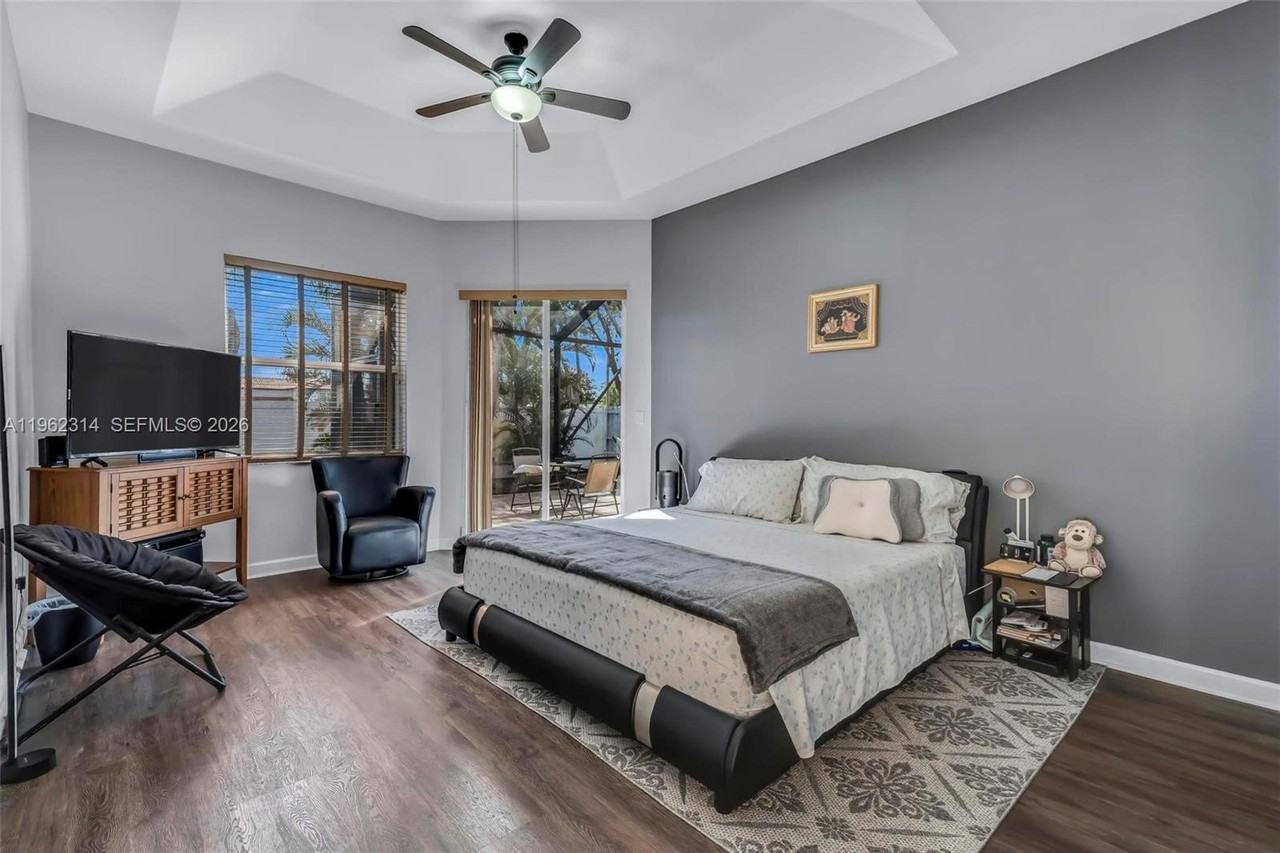 13124 Sw 54th Ct - Photo 4 of 36