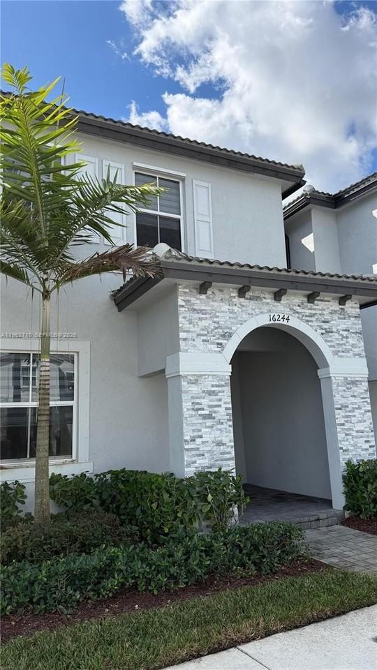 16244 Sw 291st St #16244 - Photo 2 of 49