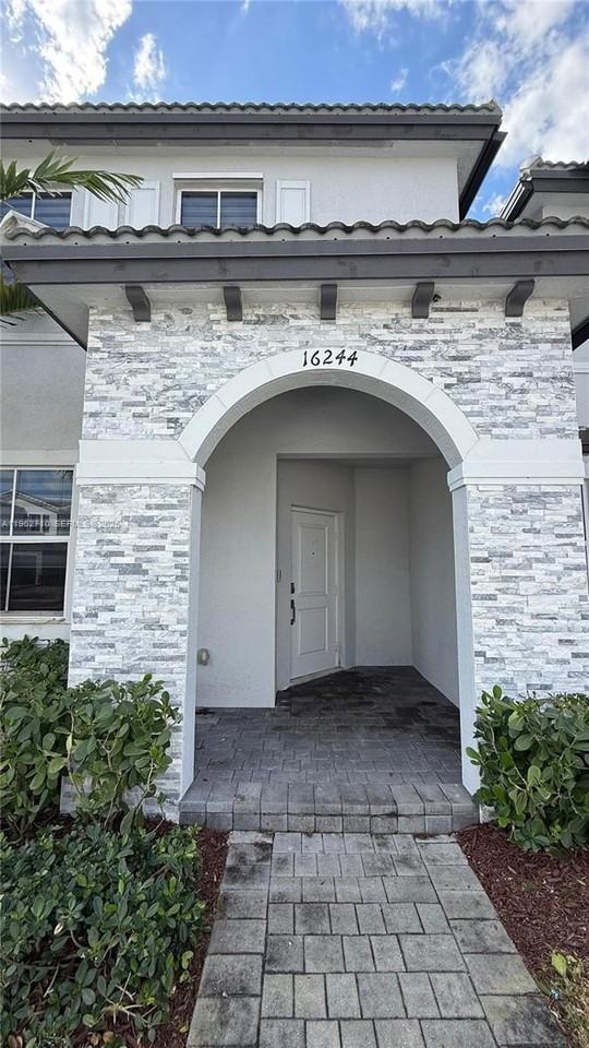 16244 Sw 291st St #16244 - Photo 5 of 49