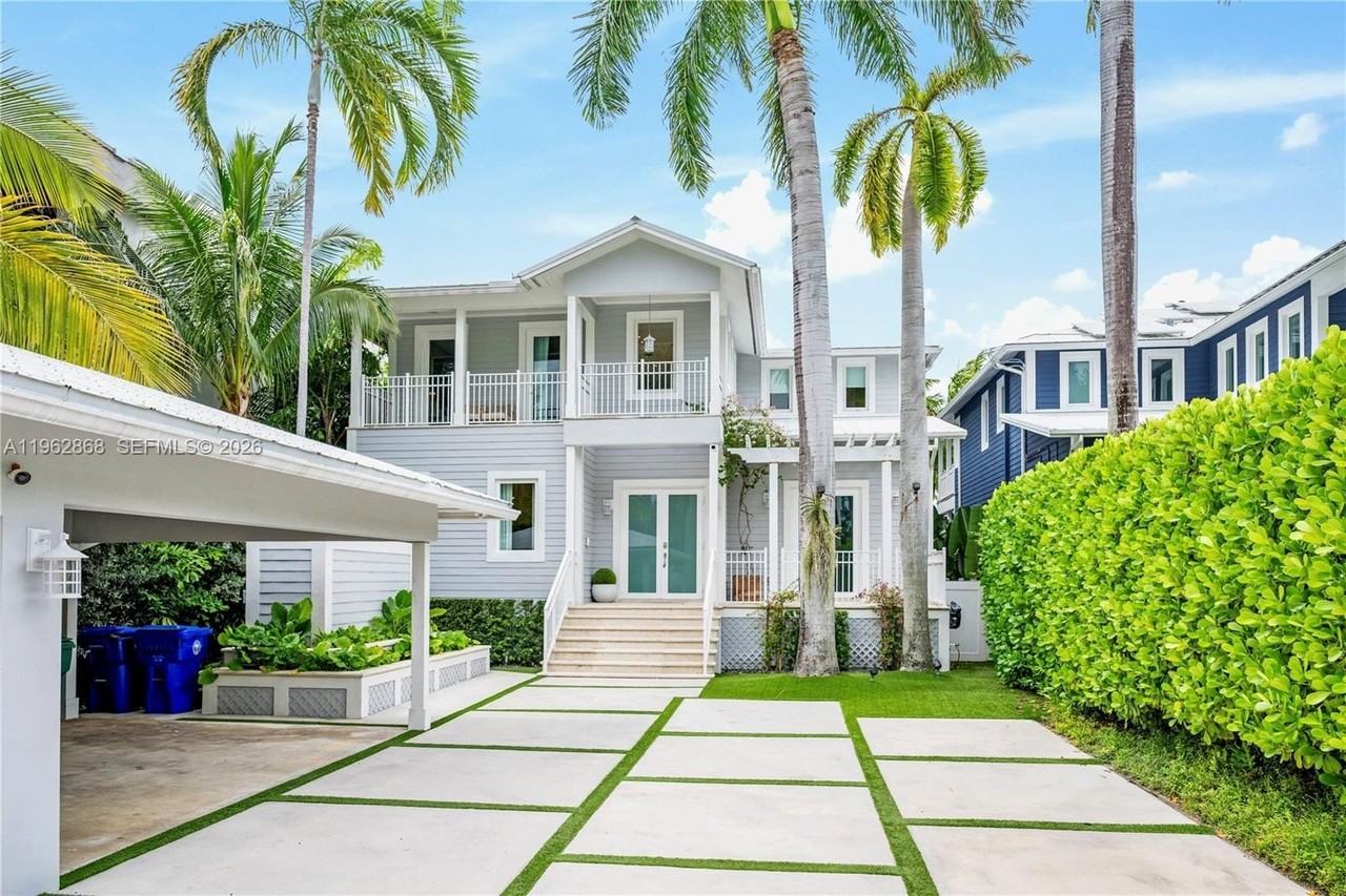 745 Ne 77th St - Photo 2 of 46