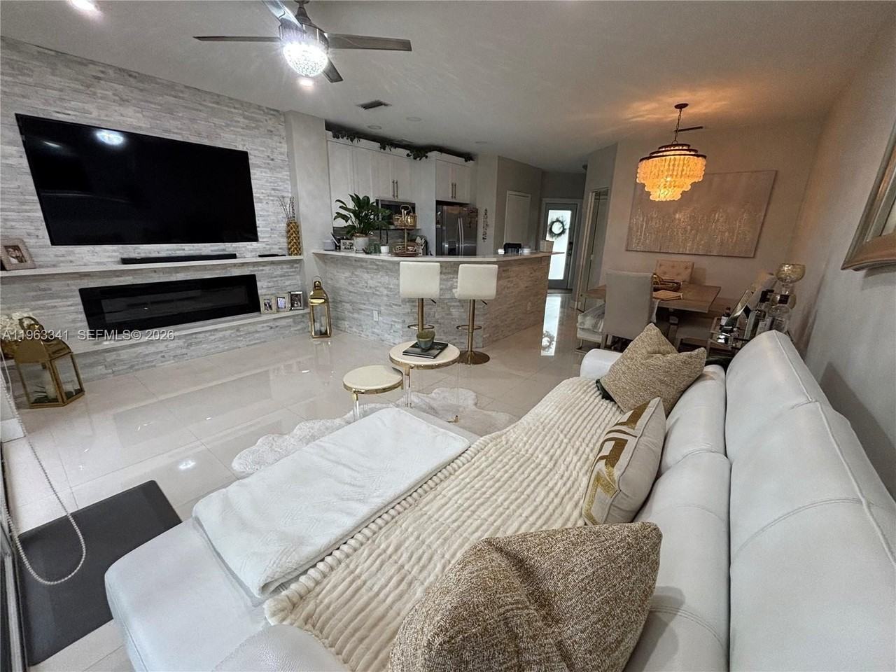 341 Sw 121st Ave - Photo 2 of 21