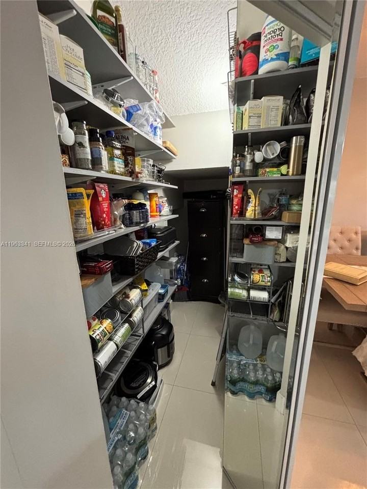 341 Sw 121st Ave - Photo 7 of 21