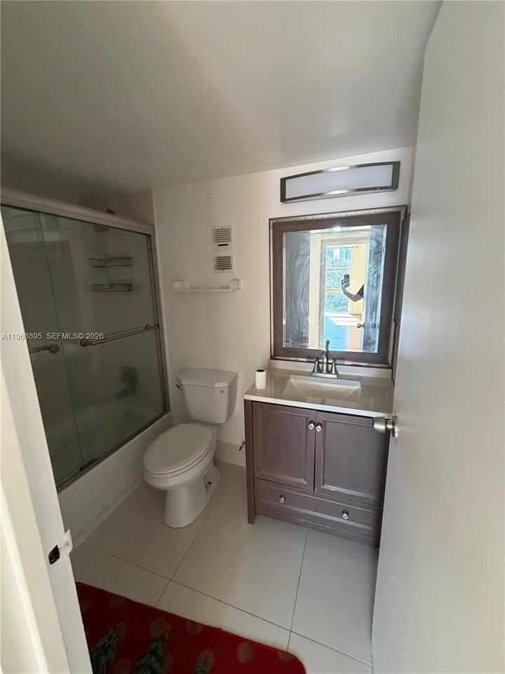 16950 W Dixie Hwy A526 Hwy #A526 - Photo 7 of 13