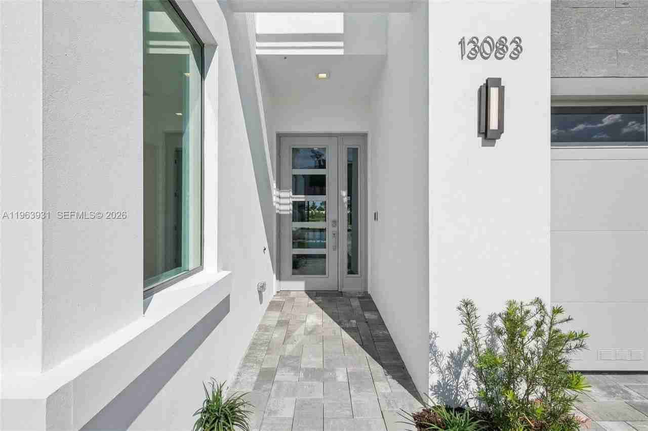 13083 Feathering Way - Photo 5 of 50