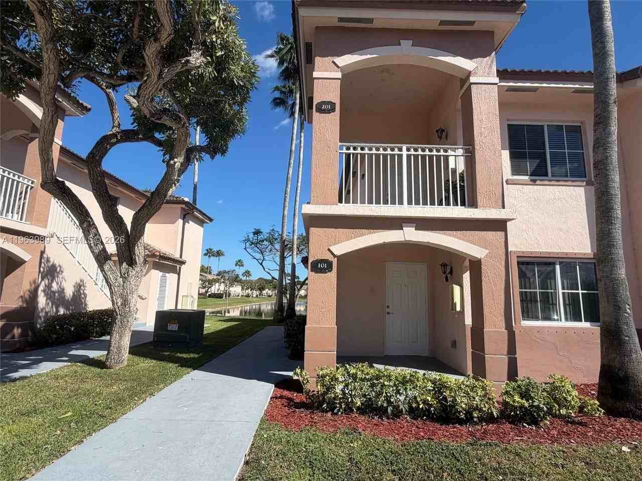 2731 Se 12th Rd #101 - Photo 2 of 31