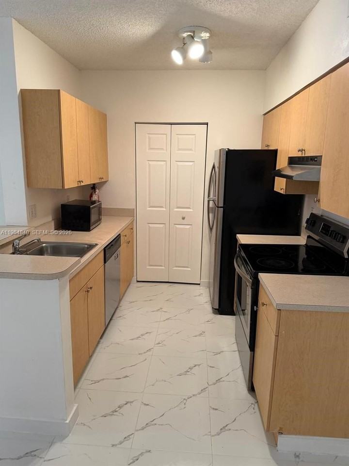 10354 Fox Trail Rd S #1506 - Photo 7 of 21