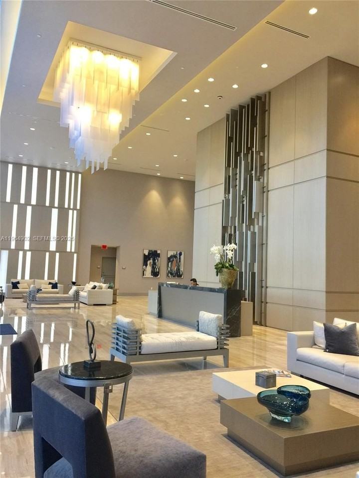 5300 Nw 85th Ave #410 - Photo 3 of 22