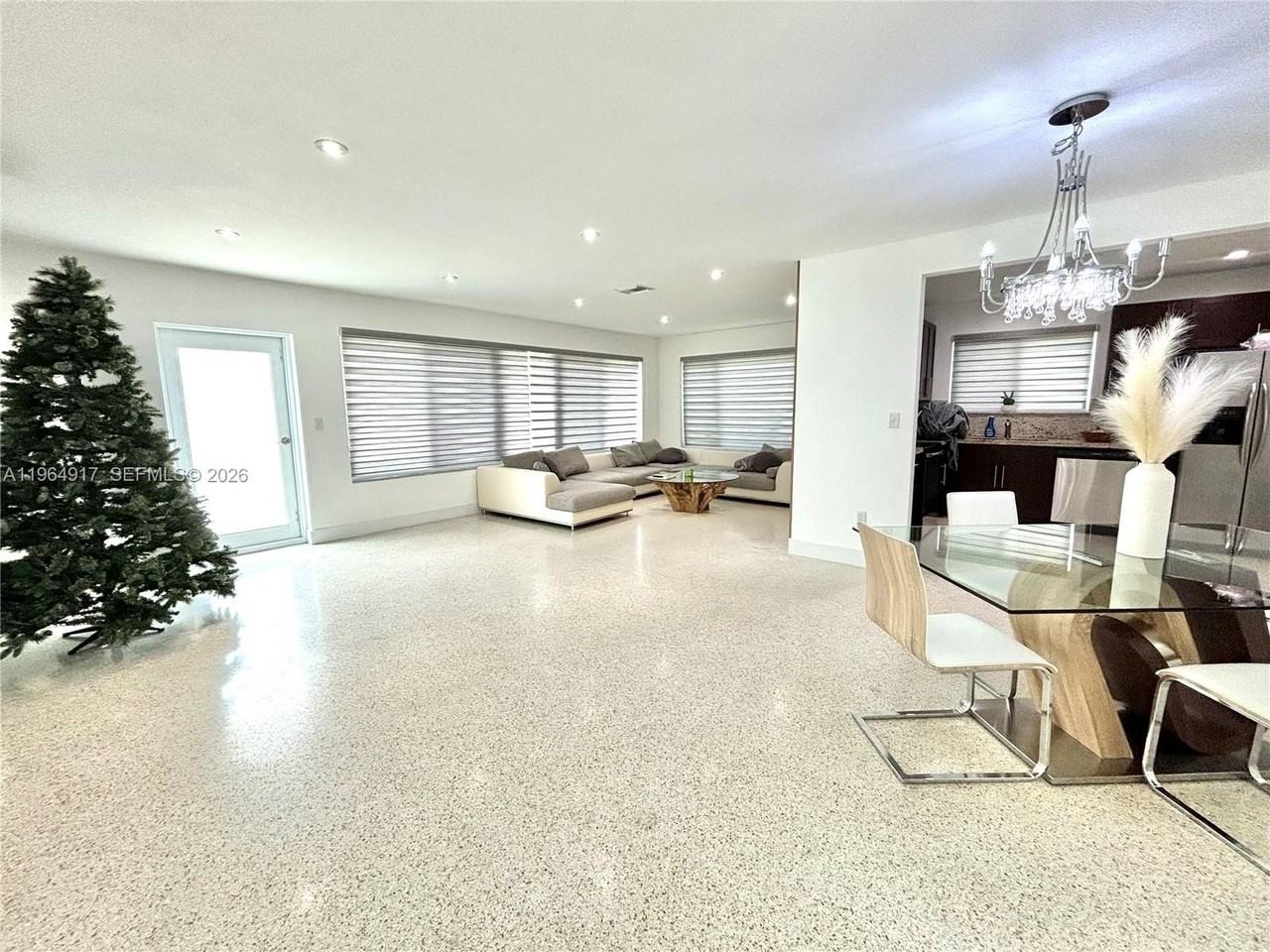 30 Ne 125th St - Photo 2 of 25