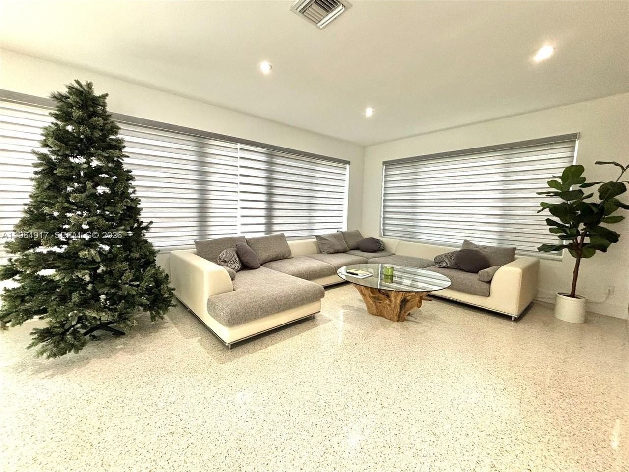 30 Ne 125th St - Photo 7 of 25