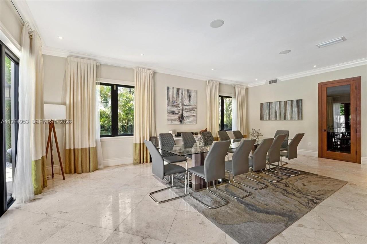 2715 Cordova St - Photo 6 of 43