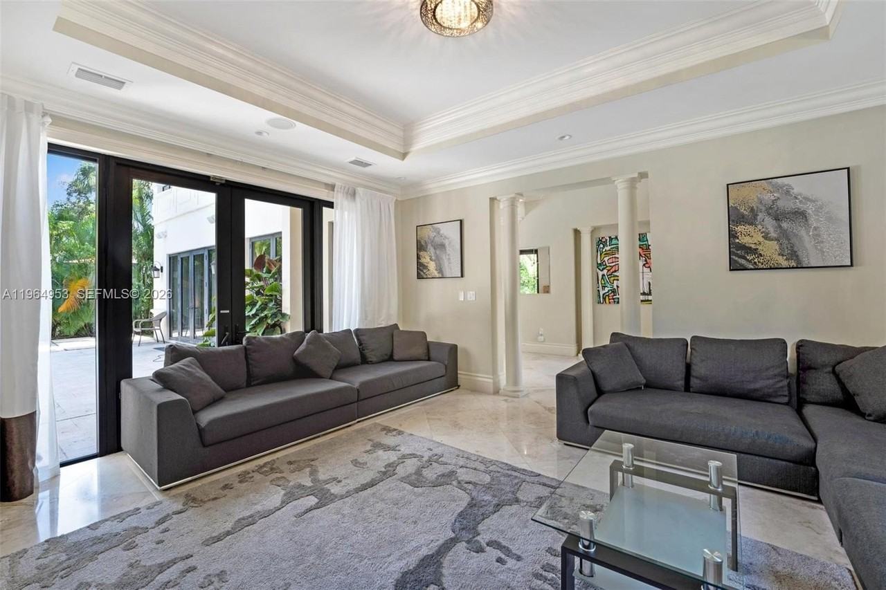 2715 Cordova St - Photo 7 of 43