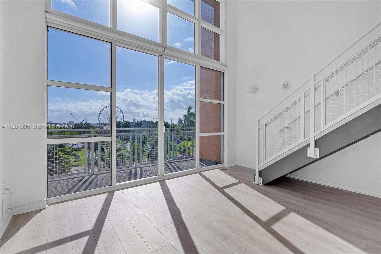 244 Biscayne Blvd #436