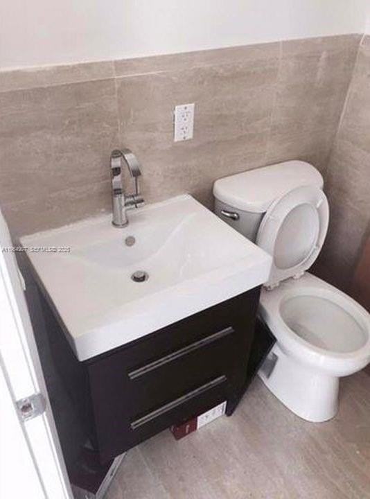 16529 Ne 26th Ave #4A - Photo 5 of 7