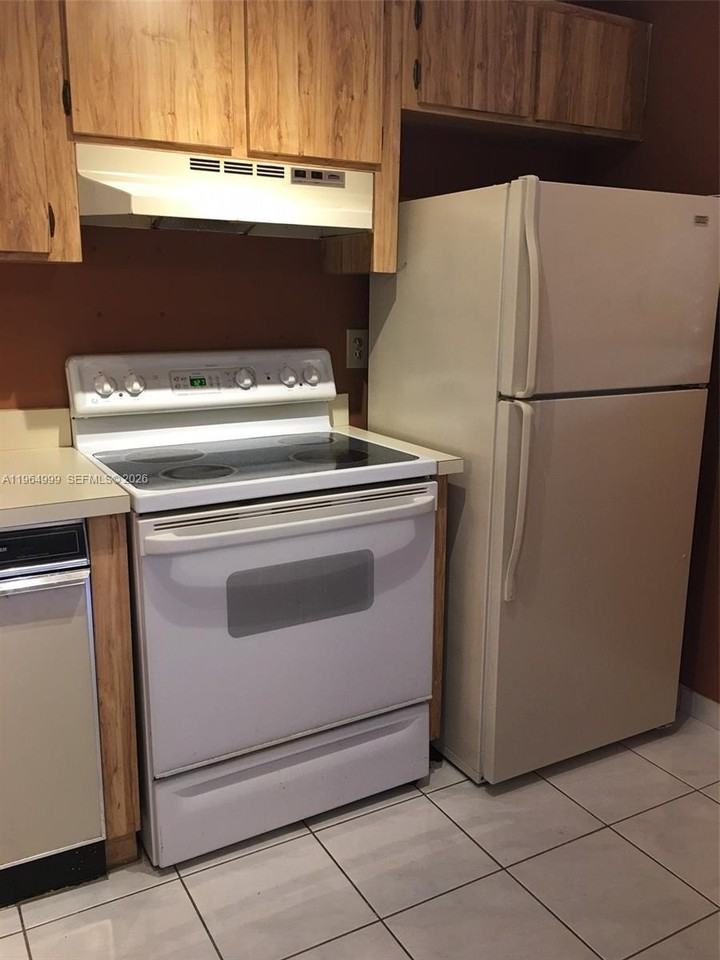 14857 Sw 104th St #9-203 - Photo 3 of 8