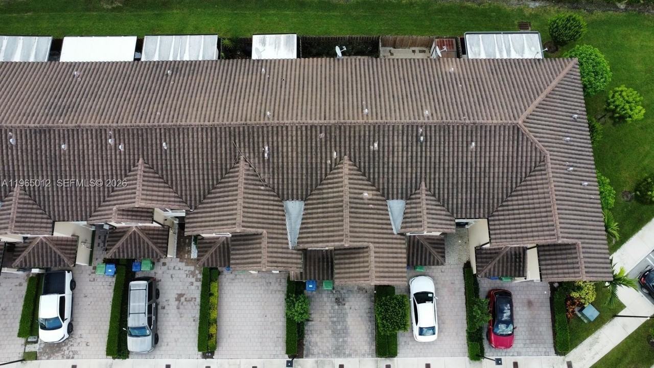 11378 Sw 254th Ter - Photo 4 of 45