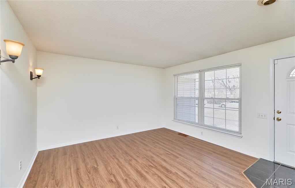 4 Sharon Ct - Photo 5 of 31