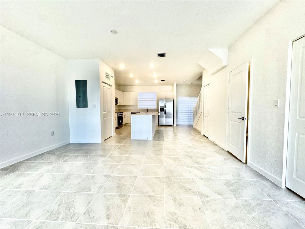 1116 Southwest 3rd Terrace - Photo 6 of 8