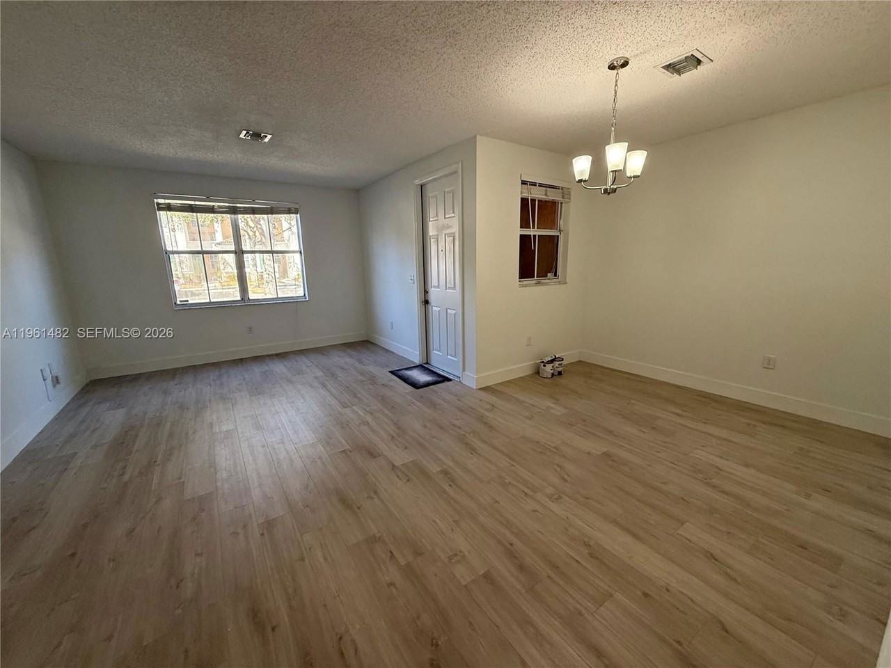 4282 Ne 9th St #4282 - Photo 3 of 8